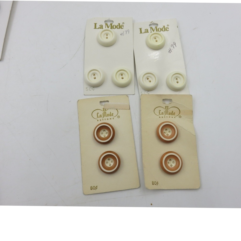 4 Card Vtg La Mode Buttons Sz 30 3/4" White Tan Holland 90617 Butterscotch cream